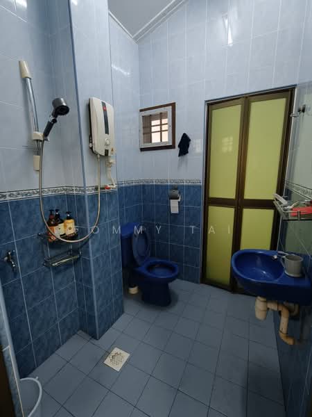 Rumah Teres 2-Tingkat untuk Dijual di Taman Pelangi (Johor Bahru) - Tommy Tai - Bathroom - PropertyGuru.com.my