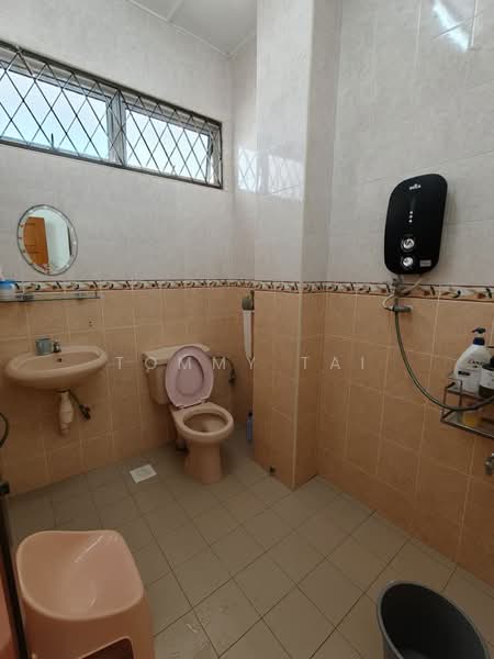 Rumah Teres 2-Tingkat untuk Dijual di Taman Pelangi (Johor Bahru) - Tommy Tai - Bathroom - PropertyGuru.com.my