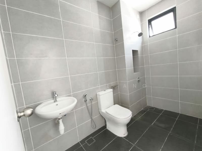 Rumah Teres 2-Tingkat untuk Dijual di Taman Muhibbah (Kulai) - Wallace Ang - Bathroom - PropertyGuru.com.my