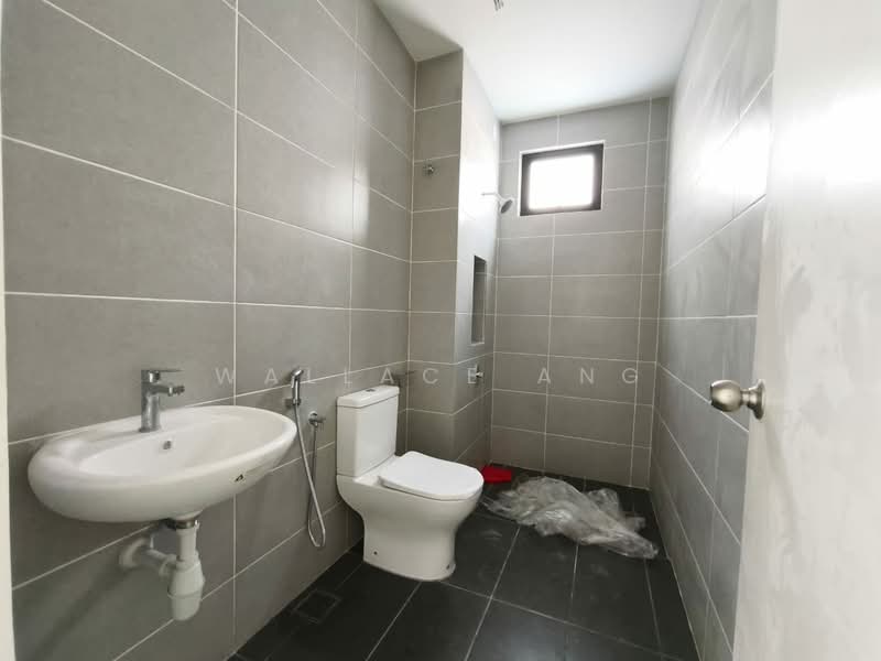 Rumah Teres 2-Tingkat untuk Dijual di Taman Muhibbah (Kulai) - Wallace Ang - Bathroom - PropertyGuru.com.my