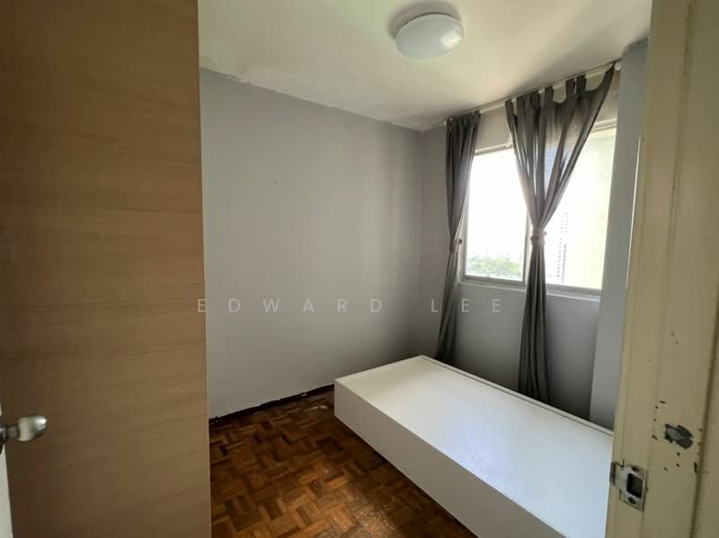 Pangsapuri untuk Dijual di Taman Kristal - Edward Lee - Bedroom - PropertyGuru.com.my