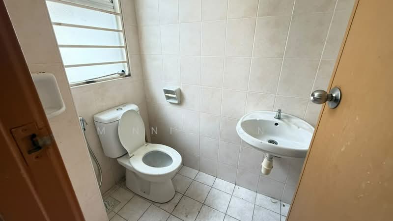 Semi-Detached House for Sale in Anggun (Rawang) - Minnie Wong - Bathroom - PropertyGuru.com.my