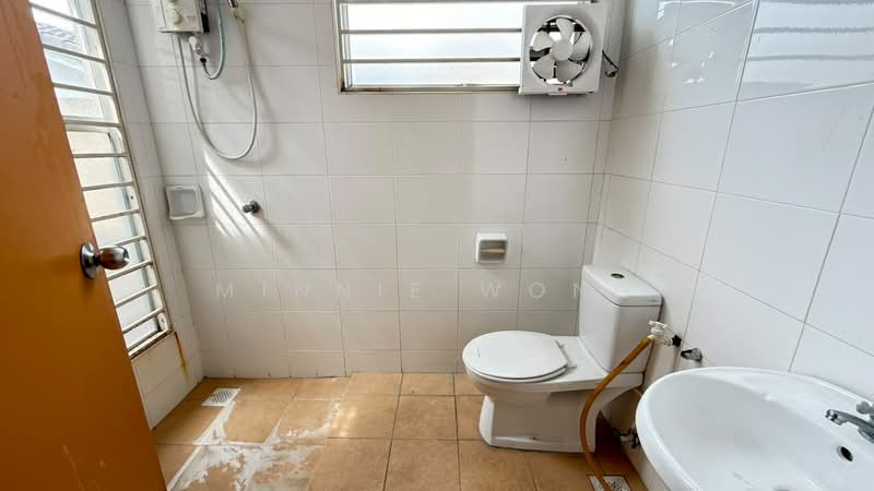 Semi-Detached House for Sale in Anggun (Rawang) - Minnie Wong - Bathroom - PropertyGuru.com.my
