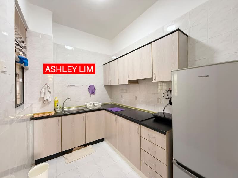 Kondominium untuk Disewa di Eden Seaview Condominium - Ashley Lim - Kitchen - PropertyGuru.com.my