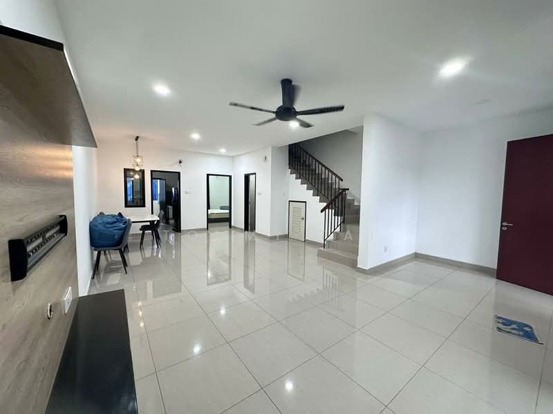 2-storey Terraced House for Sale in Bandar Baru Permas Jaya (Permas Jaya) - Tommy Tai - Living Room - PropertyGuru.com.my