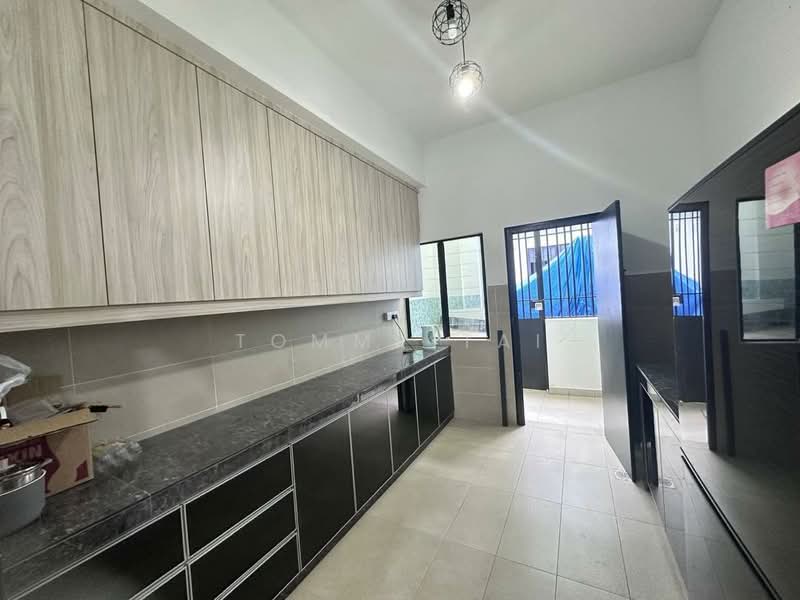2-storey Terraced House for Sale in Bandar Baru Permas Jaya (Permas Jaya) - Tommy Tai - Kitchen - PropertyGuru.com.my