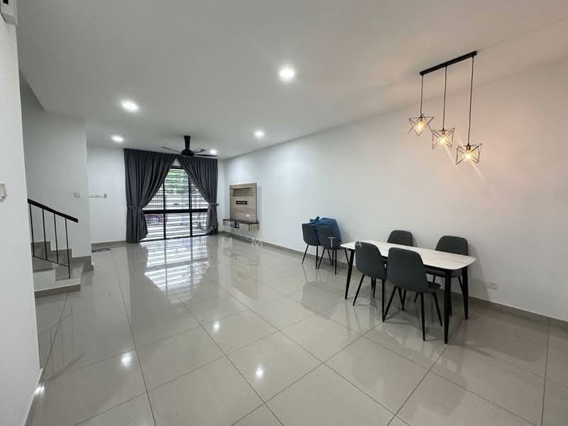 2-storey Terraced House for Sale in Bandar Baru Permas Jaya (Permas Jaya) - Tommy Tai - Living Room - PropertyGuru.com.my