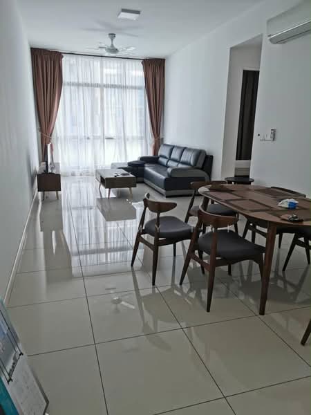 Kediaman Servis untuk Disewa di Setia Sky 88 - Tommy Tai - Living Room - PropertyGuru.com.my