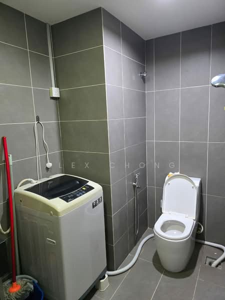 Service Residence for Rent at Emerald Avenue - Alex Chong - Bathroom - PropertyGuru.com.my