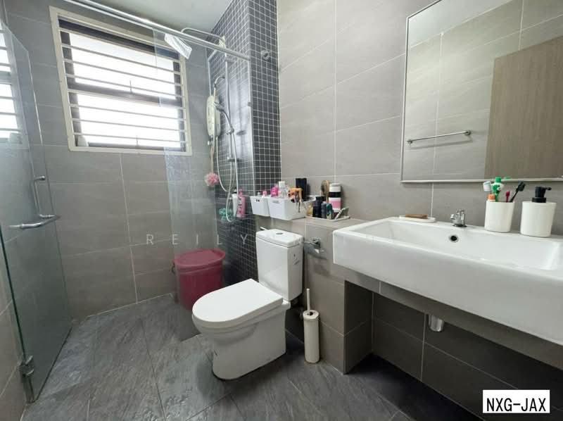 Rumah Teres 2-Tingkat untuk Dijual di Bukit Raja (Selangor) - Reilynn Tue - Bathroom - PropertyGuru.com.my