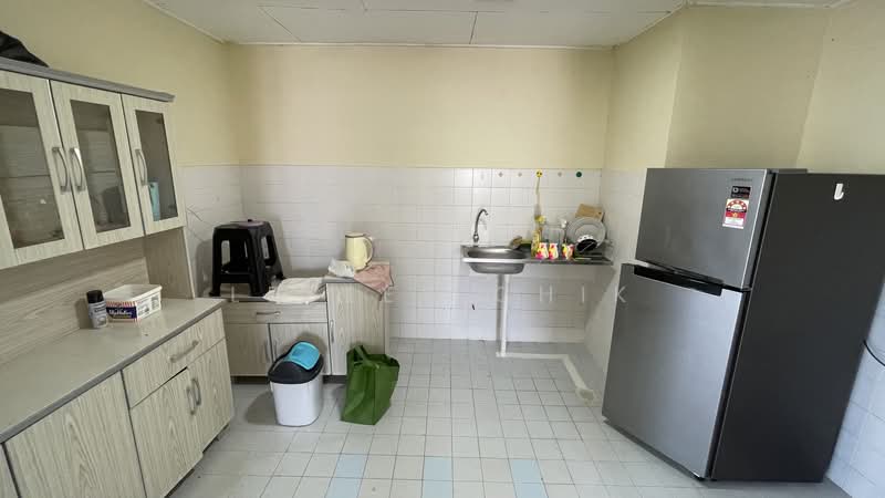 Condominium for Sale at Bay View Villas - Lesley Chik - Kitchen - PropertyGuru.com.my
