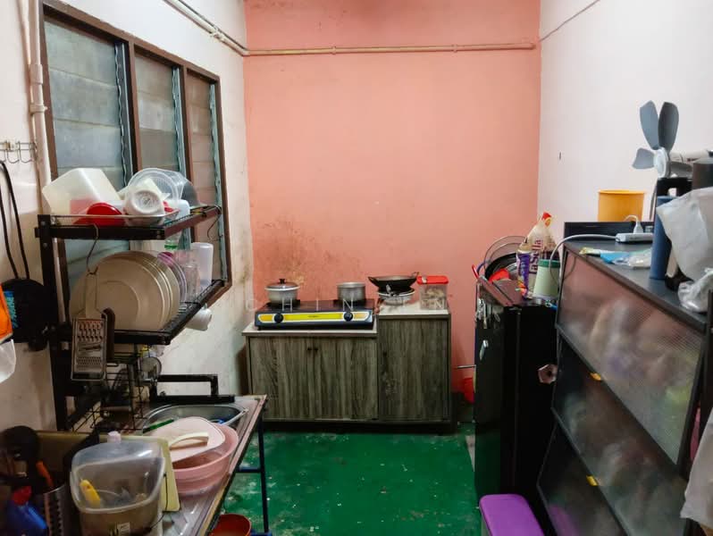 Rumah Flat untuk Dijual di Rumah Pangsa Batu Berendam - CHIN FN - Kitchen - PropertyGuru.com.my