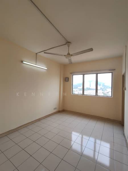 Apartment for Sale at Tar Villa - Kenneth Wong - Living Room - PropertyGuru.com.my