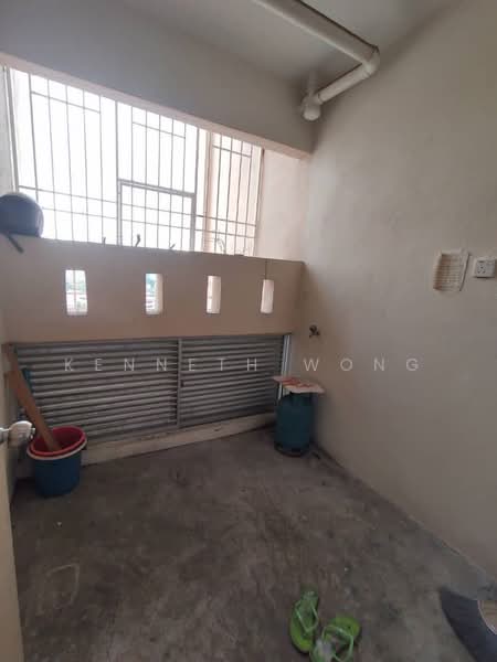 Apartment for Sale at Tar Villa - Kenneth Wong - Balcony - PropertyGuru.com.my