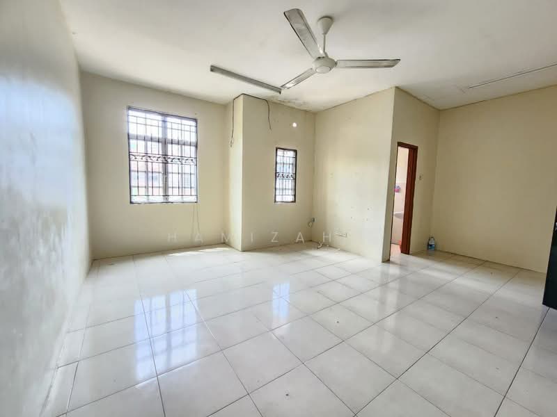 Rumah Teres 2-Tingkat untuk Dijual di Bandar Baru Bangi (Selangor) - Hamizah . - Living Room - PropertyGuru.com.my