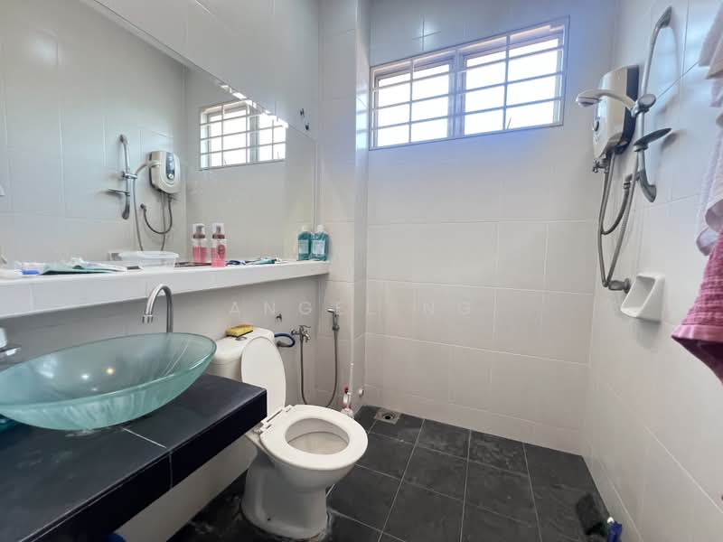 Rumah Teres 2 Tingkat untuk Dijual di Bandar Mahkota Cheras (Cheras) - Angel Ng - Bathroom - PropertyGuru.com.my