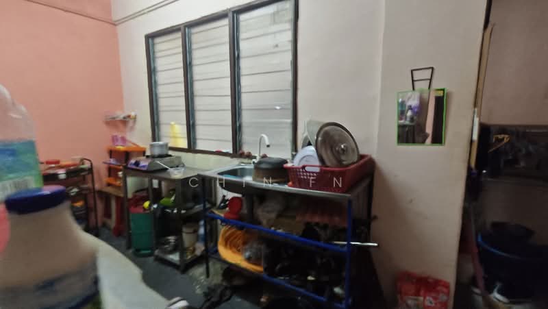 Rumah Flat untuk Dijual di Rumah Pangsa Batu Berendam - CHIN FN - Kitchen - PropertyGuru.com.my