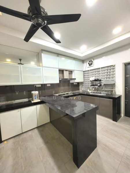 2.5-storey Terraced House for Sale in Klang (Selangor) - Veni Foo Yoke Fuang - Kitchen - PropertyGuru.com.my