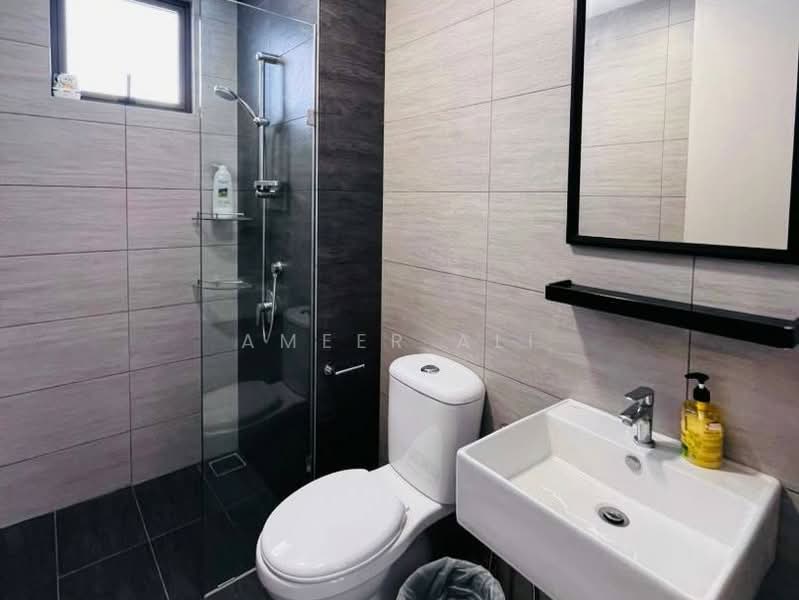 Kediaman Servis untuk Dijual di Suria Garden @ Puchong by Binastra - Ameer Ali - Bathroom - PropertyGuru.com.my