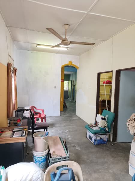 1-storey Terraced House for Sale in Taman Bukit Sentosa (Seremban) - Justin Lew - Living Room - PropertyGuru.com.my