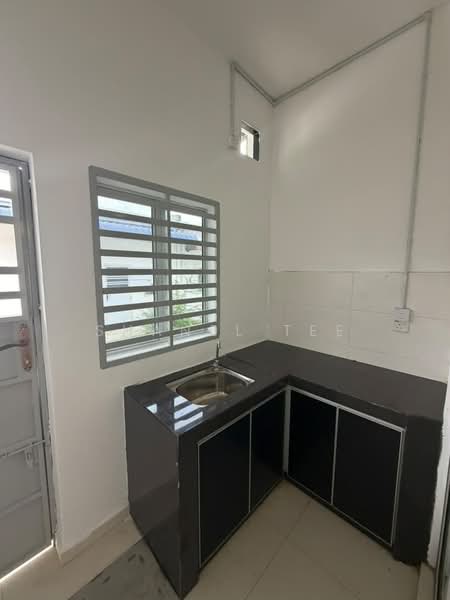 Rumah Teres 1-Tingkat untuk Dijual di Bandar Seri Impian (Kluang) - Shanel Tee - Kitchen - PropertyGuru.com.my