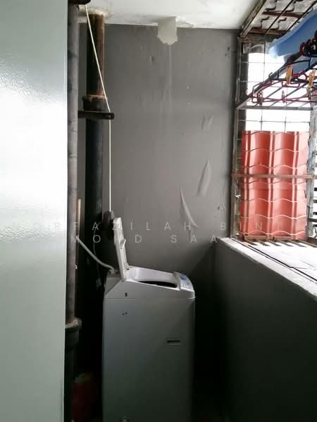 Rumah Flat untuk Dijual di Kelumpuk Bambu - Norfazilah Binti Mohd Saad - Balcony - PropertyGuru.com.my