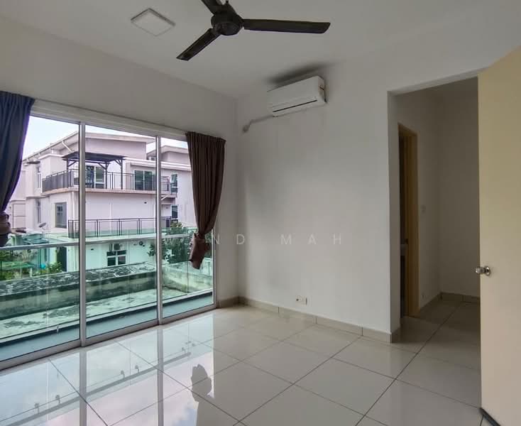 3-storey Terraced House for Rent in Subang Jaya (Selangor) - Wind Mah - Balcony - PropertyGuru.com.my