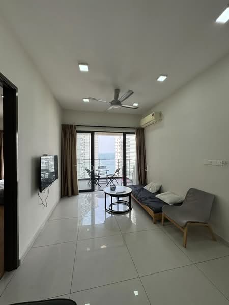 Kondominium untuk Dijual di Bay Point @ Country Garden Danga Bay - Tok CJ - Living Room - PropertyGuru.com.my