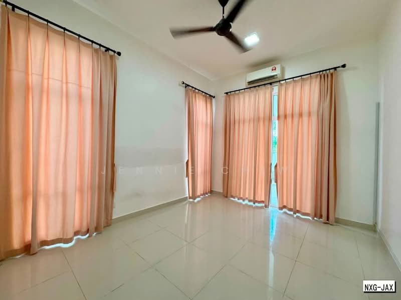 Rumah Berkembar untuk Dijual di Setia Eco Park (Setia Alam) - Jennie Chew - Living Room - PropertyGuru.com.my
