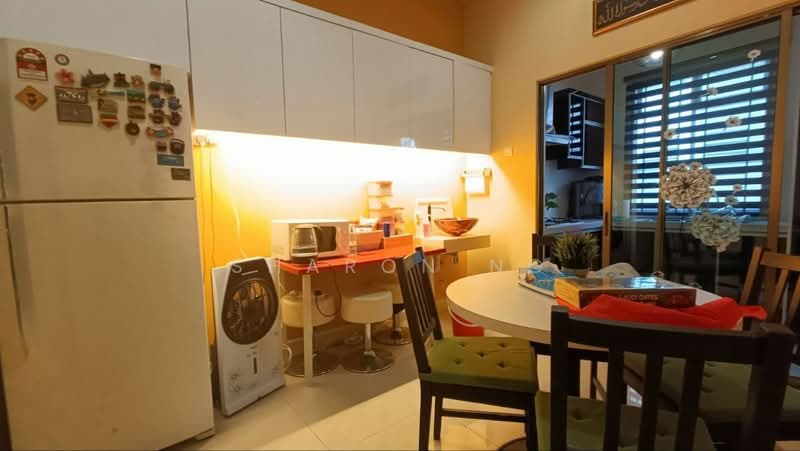 Rumah Teres 2-Tingkat untuk Dijual di Setia Tropika (Johor Bahru) - Sharon Ng - Kitchen - PropertyGuru.com.my