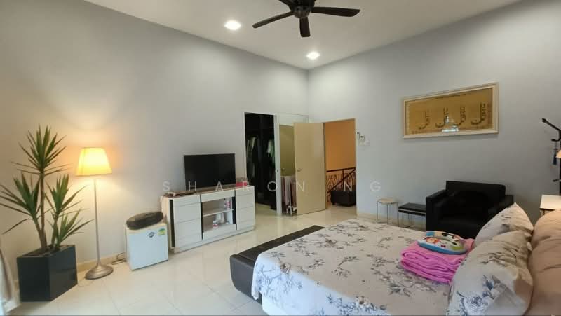 Rumah Teres 2-Tingkat untuk Dijual di Setia Tropika (Johor Bahru) - Sharon Ng - Bedroom - PropertyGuru.com.my
