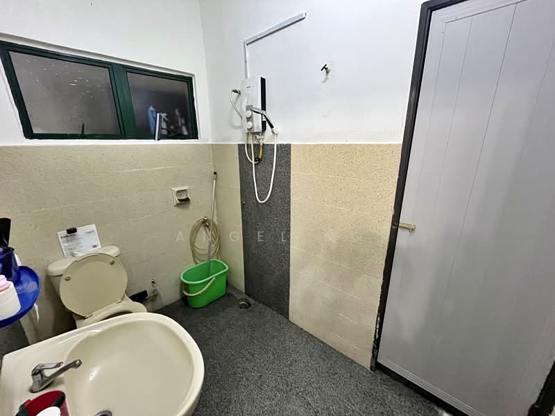 2-storey Terraced House for Sale in Taman Bukit Cheras (Cheras) - Angel Ng - Bathroom - PropertyGuru.com.my