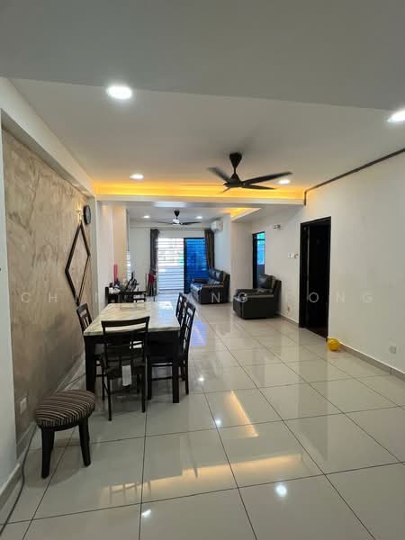 Kondominium untuk Disewa di Pasir Mutiara Condominium - Chin Siang Fong - Living Room - PropertyGuru.com.my