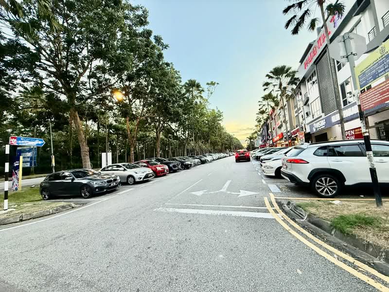 Shop / Office for Sale in Taman Sutera Utama (Skudai) - Derrick Wong - Car Park - PropertyGuru.com.my