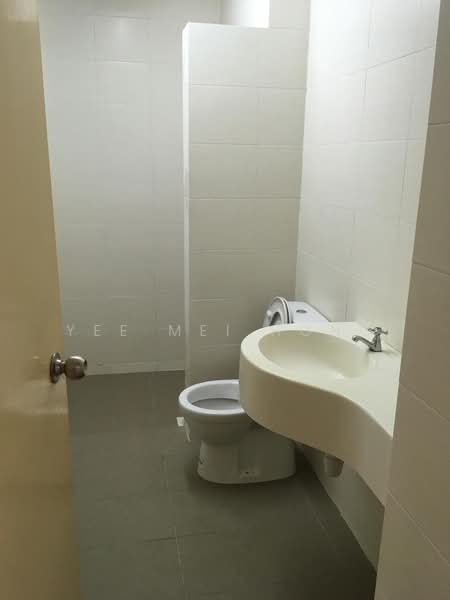Service Residence for Sale at Platinum Lake PV 21 - Yee Mei Hong - Bathroom - PropertyGuru.com.my