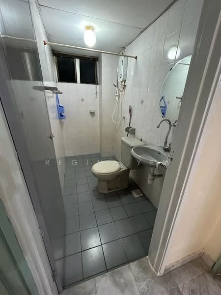 Kondominium untuk Disewa di Endah Villa - Regina Yew - Bathroom - PropertyGuru.com.my