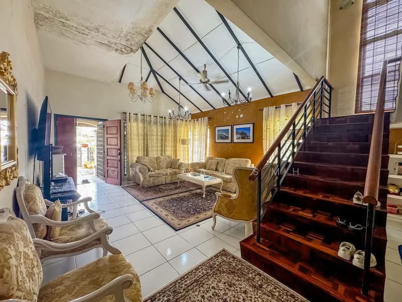 Rumah Berkembar untuk Dijual di Bandar Tasik Kesuma (Beranang) - Norafian SMH - Living Room - PropertyGuru.com.my