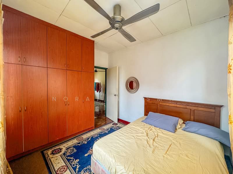 Rumah Berkembar untuk Dijual di Bandar Tasik Kesuma (Beranang) - Norafian SMH - Bedroom - PropertyGuru.com.my