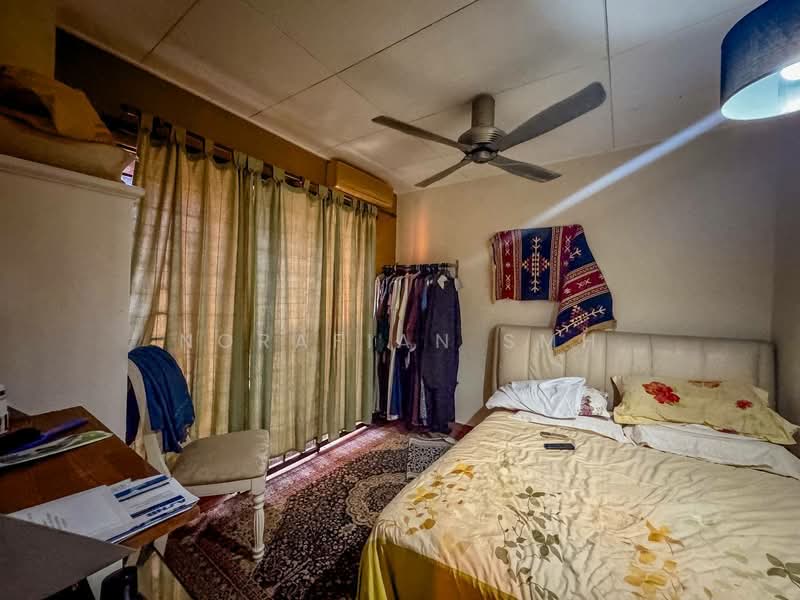 Rumah Berkembar untuk Dijual di Bandar Tasik Kesuma (Beranang) - Norafian SMH - Bedroom - PropertyGuru.com.my