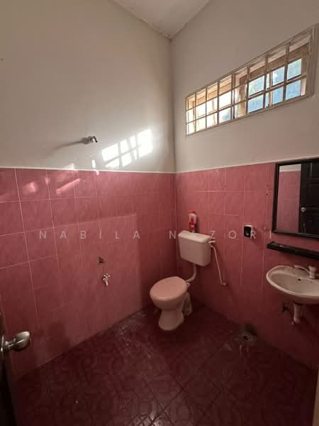 Rumah Banglo untuk Dijual di Kota Bharu (Kelantan) - Nabila Nazori - Bathroom - PropertyGuru.com.my