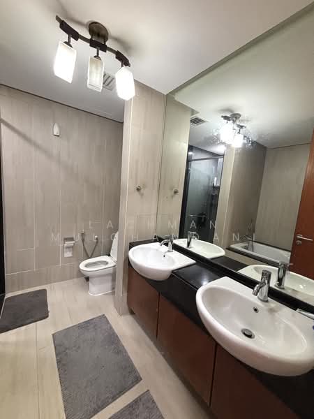 Condominium for Sale at The Capsquare Residences - Lachman Mulchandani - Master bathroom - PropertyGuru.com.my