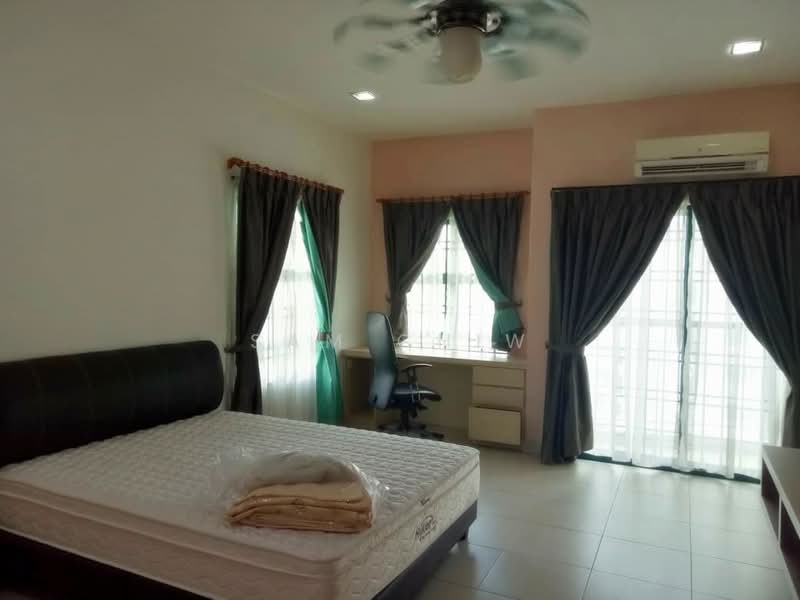 Condominium for Sale at Changkat View - Sam Chiw - Bedroom - PropertyGuru.com.my