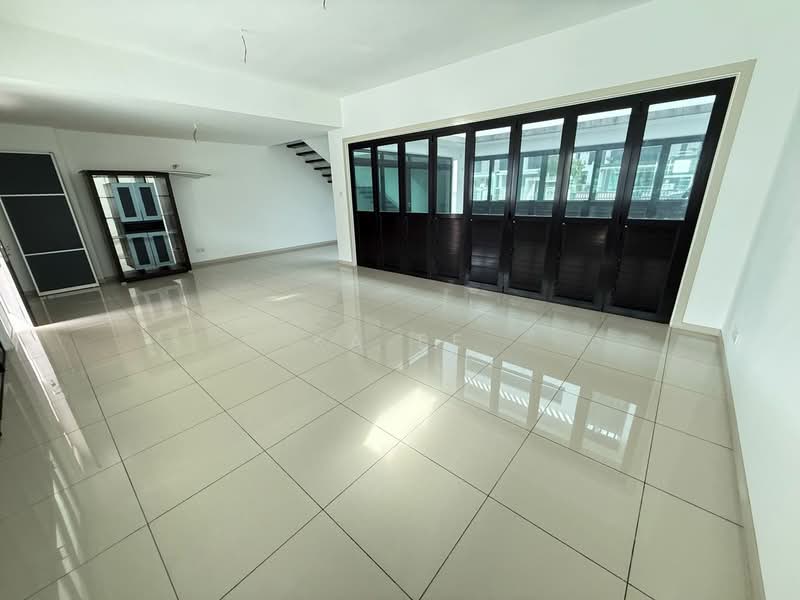 Rumah Teres 2-Tingkat untuk Dijual di Taman Bukit Subang (Shah Alam) - Ka Ee - Living Room - PropertyGuru.com.my