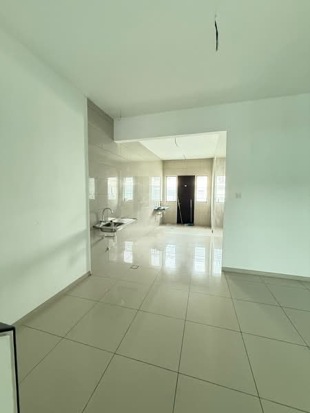 Rumah Teres 2-Tingkat untuk Dijual di Taman Bukit Subang (Shah Alam) - Ka Ee - Kitchen - PropertyGuru.com.my