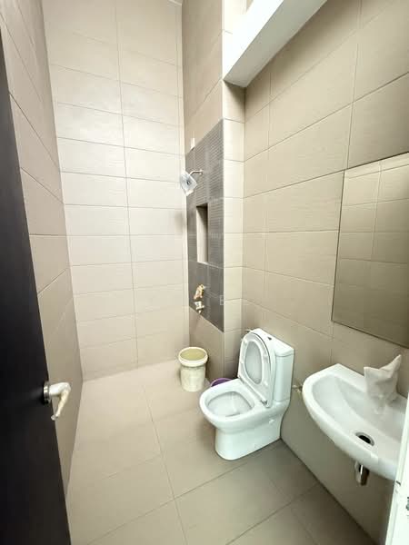 Rumah Teres 2-Tingkat untuk Dijual di Taman Bukit Subang (Shah Alam) - Ka Ee - Bathroom - PropertyGuru.com.my