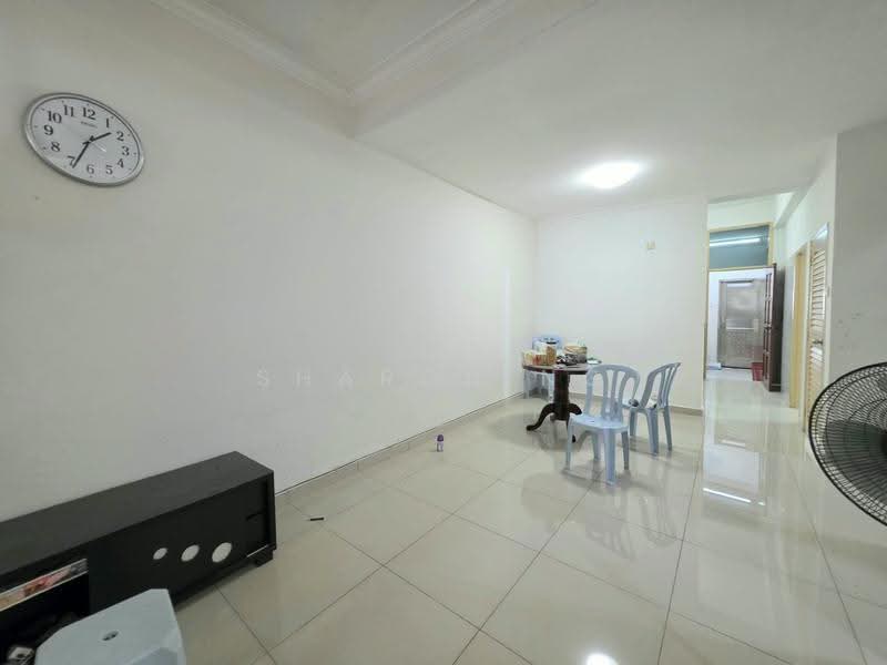 Rumah Teres 2-Tingkat untuk Dijual di Taman Jaya Mas (Skudai) - Sharon Ng - Living Room - PropertyGuru.com.my