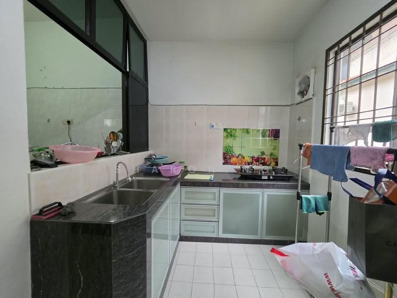 Rumah Teres 2-Tingkat untuk Dijual di Taman Jaya Mas (Skudai) - Sharon Ng - Kitchen - PropertyGuru.com.my