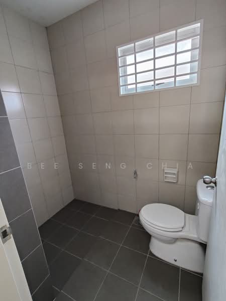 Rumah Teres 2 Tingkat untuk Dijual di Bandar Rimbayu (Telok Panglima Garang) - Bee Seng Chia - Bathroom - PropertyGuru.com.my