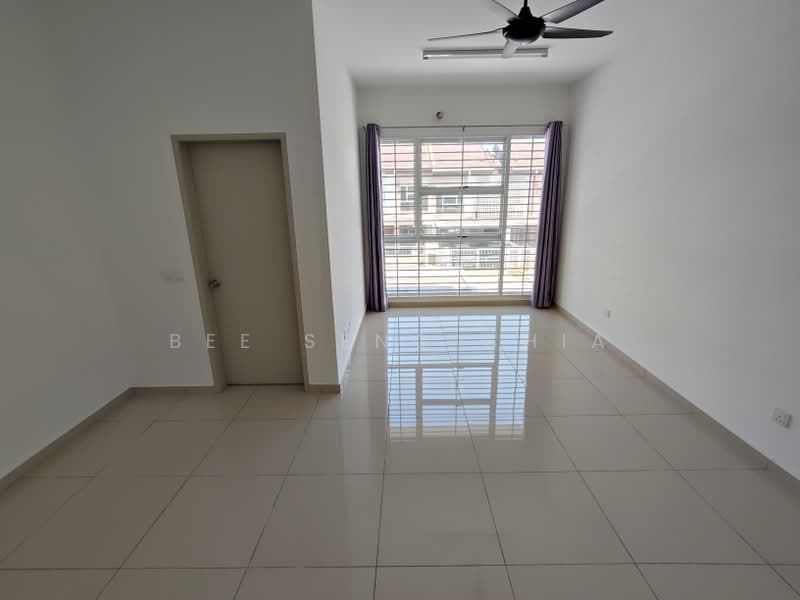 Rumah Teres 2 Tingkat untuk Dijual di Bandar Rimbayu (Telok Panglima Garang) - Bee Seng Chia - Living Room - PropertyGuru.com.my