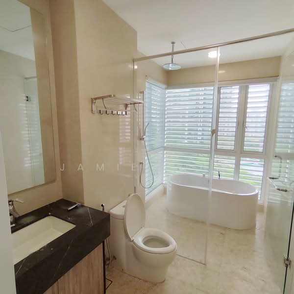 Kediaman Servis untuk Disewa di Pavilion Ceylon Hill - Jamie Yong - Bathroom - PropertyGuru.com.my